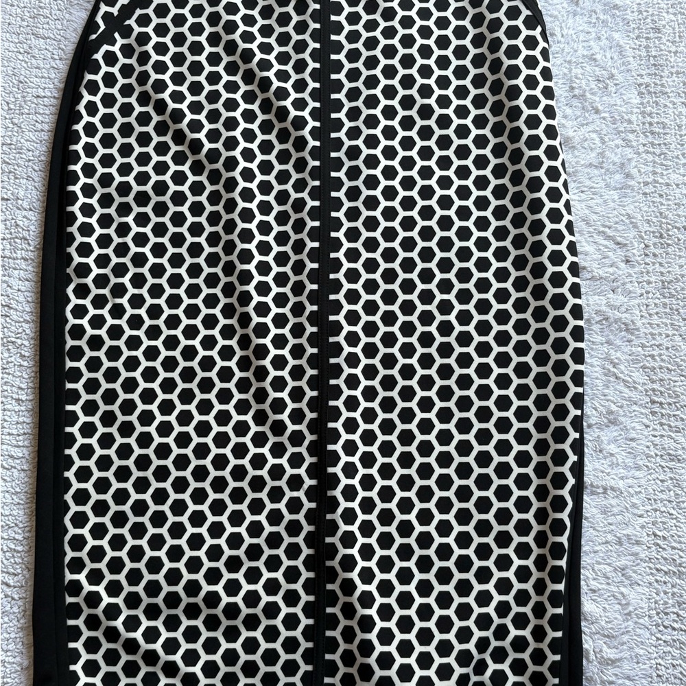 Black and White Honeycomb Pattern Women's Skirt